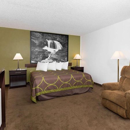 Super 8 By Wyndham Missoula/Brooks Street Hotell Exteriör bild