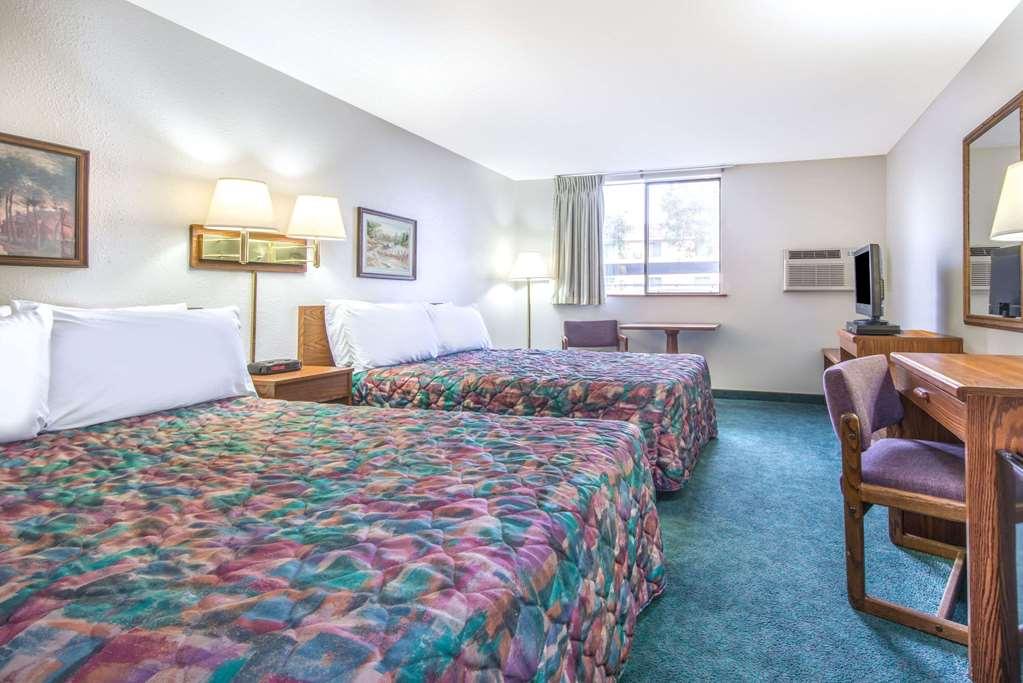 Super 8 By Wyndham Missoula/Brooks Street Hotell Rum bild