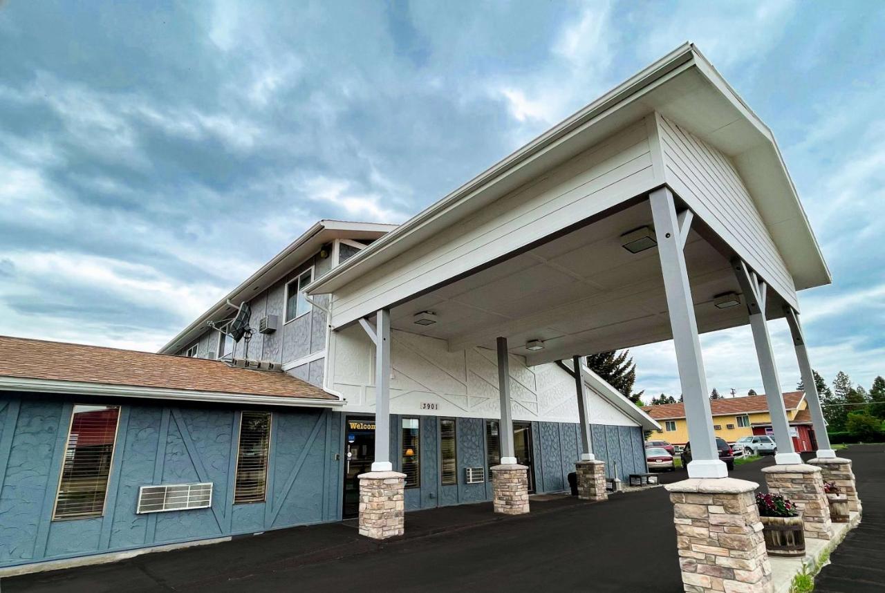 Super 8 By Wyndham Missoula/Brooks Street Hotell Exteriör bild