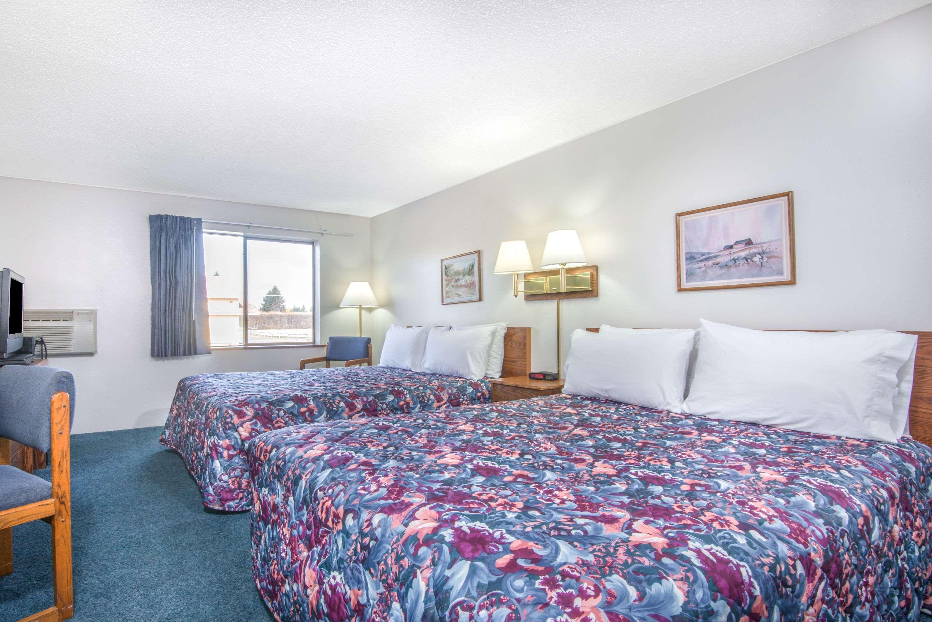 Super 8 By Wyndham Missoula/Brooks Street Hotell Exteriör bild