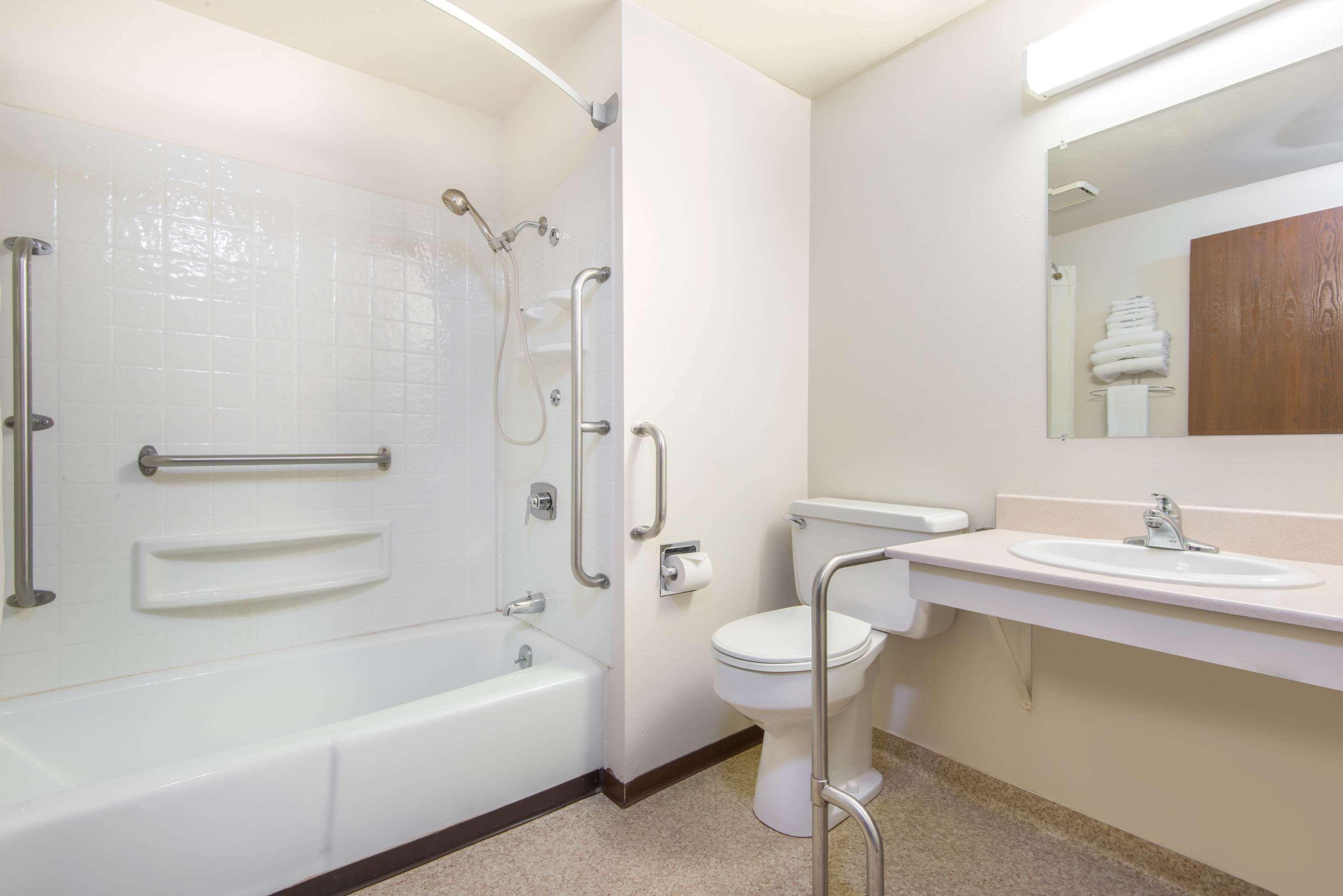Super 8 By Wyndham Missoula/Brooks Street Hotell Exteriör bild