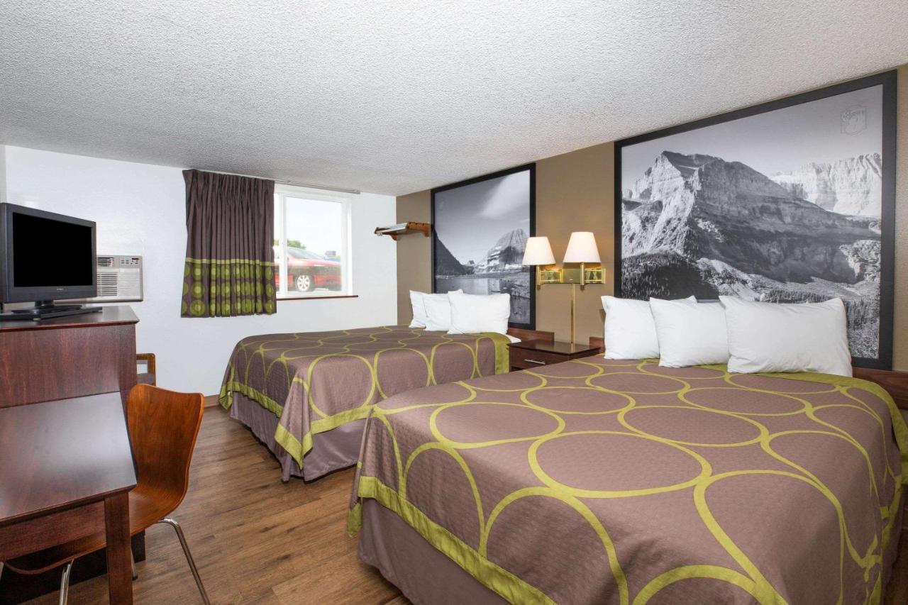 Super 8 By Wyndham Missoula/Brooks Street Hotell Exteriör bild