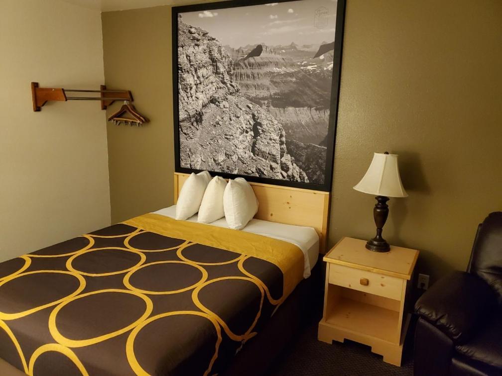 Super 8 By Wyndham Missoula/Brooks Street Hotell Exteriör bild